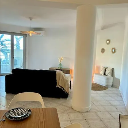 Vue A Deux Pas De La